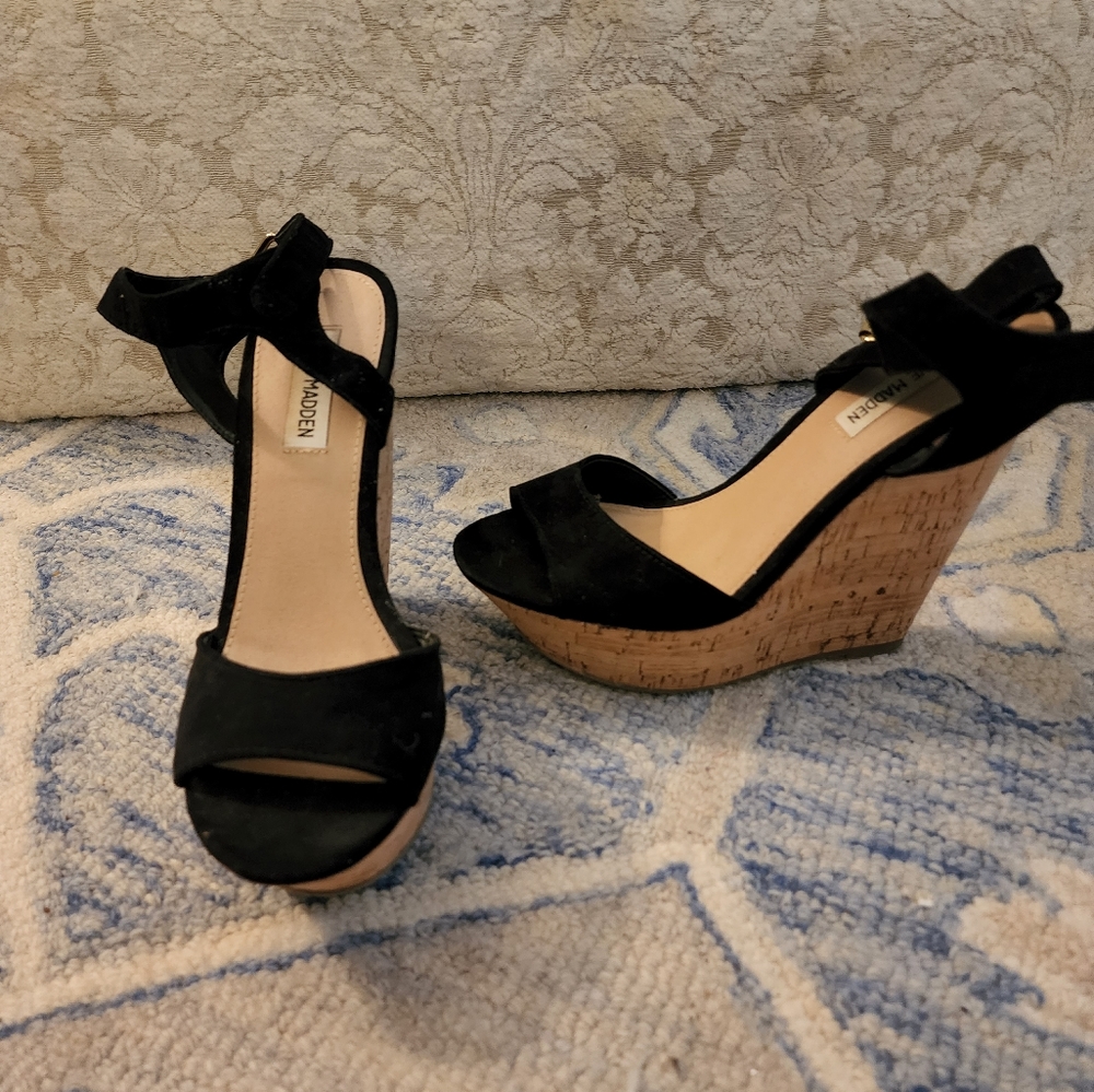 Steve Madden suede wedges